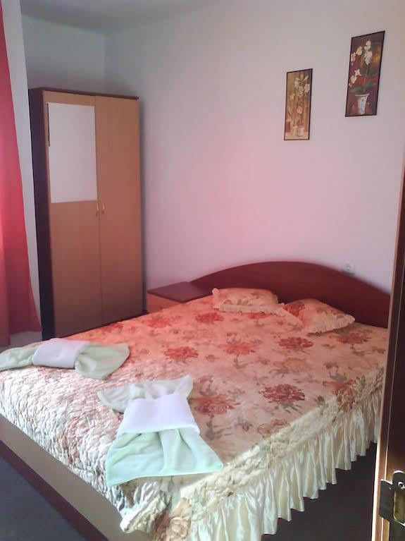 Ivet Guest House オブゾー エクステリア 写真